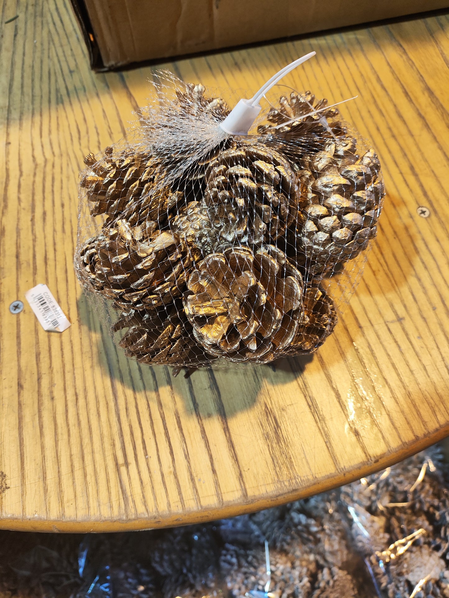 Gold Pinecones (1KG)