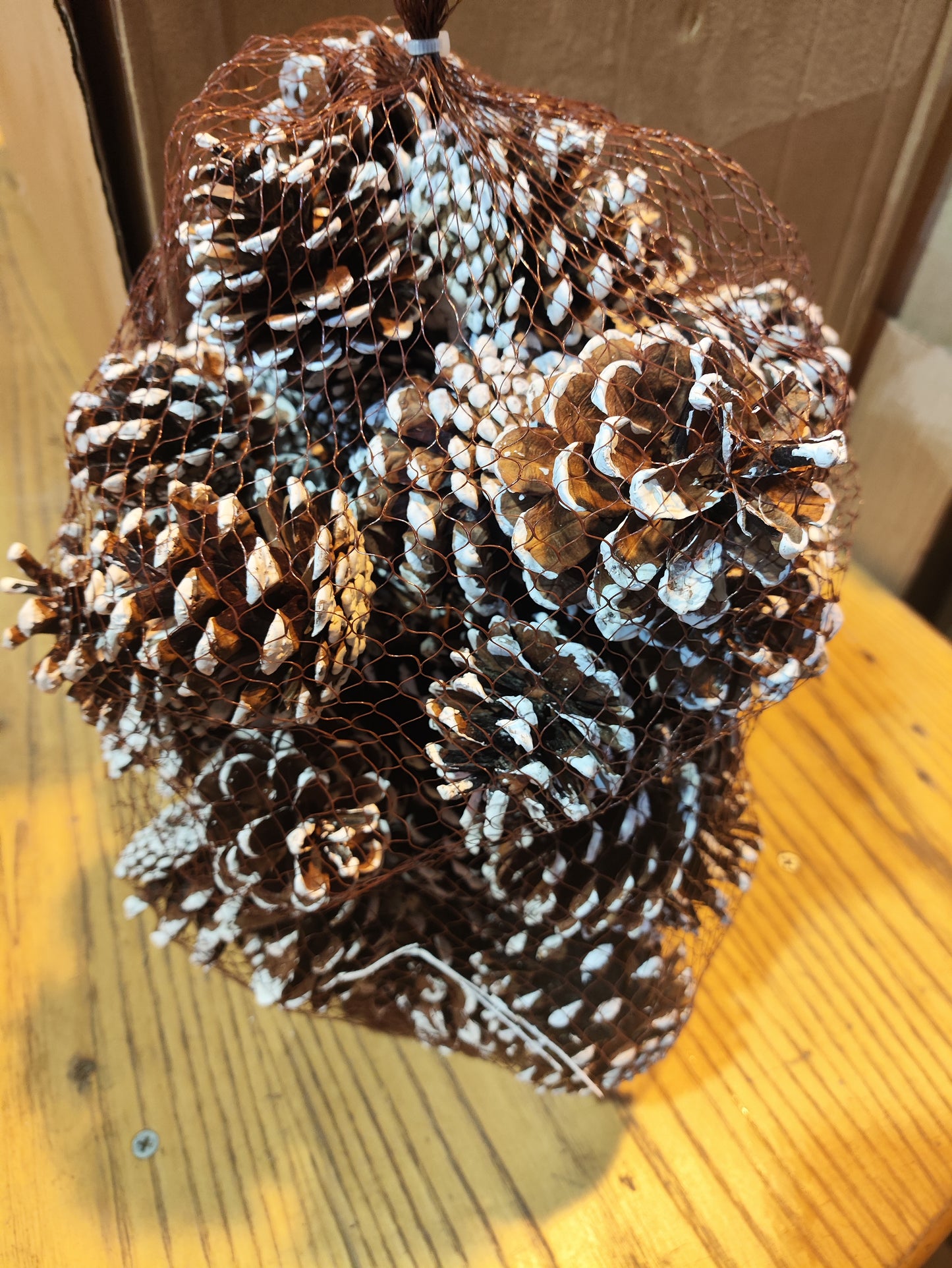 Frosted Pinecones (1KG)