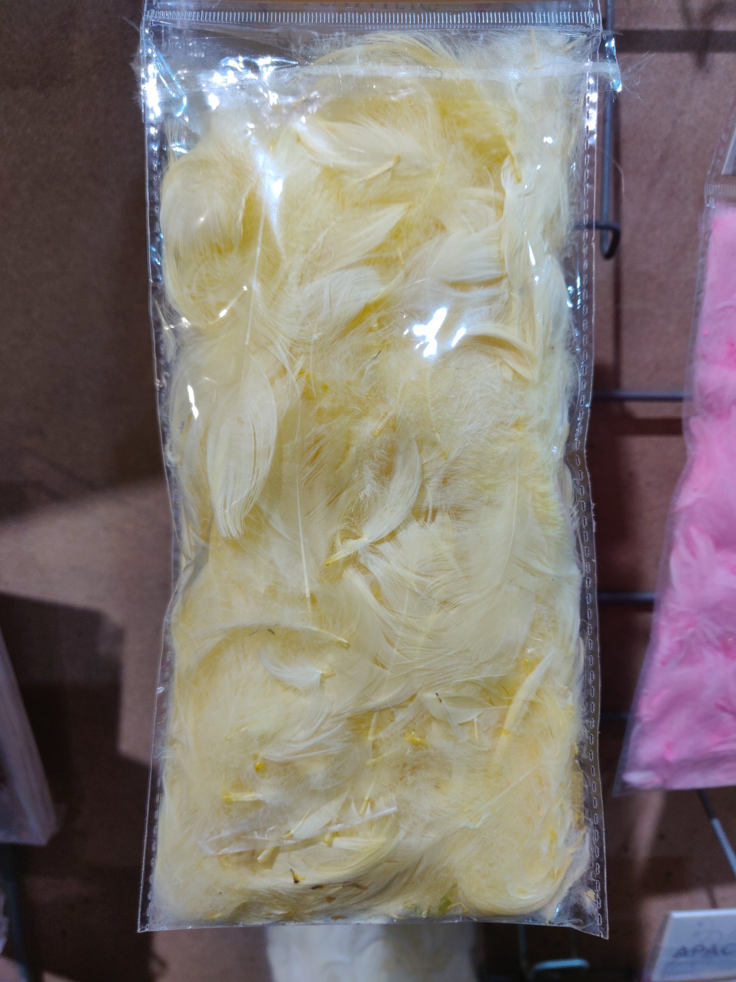 Ivory Craft Feathers (5g)